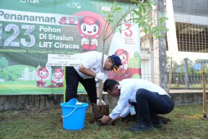 Peringati Tiga Tahun Beroperasi, LRT Jabodebek Tanam 123 Pohon dan Gelar Donor Darah