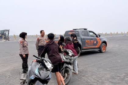 Polres Probolinggo patroli perketat larangan wisatawan masuk Bromo