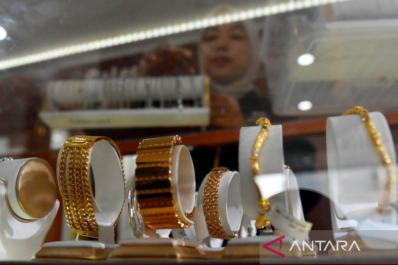 Daftar harga emas tiga jenama Pegadaian yang serempak naik pada Selasa