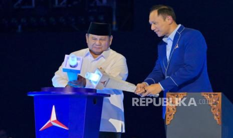AHY Akui Grogi di Tengah Prabowo dan SBY: Salah Sedikit Risikonya Dua Arah