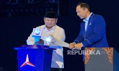 AHY Akui Grogi di Tengah Prabowo dan SBY: Salah Sedikit Risikonya Dua Arah