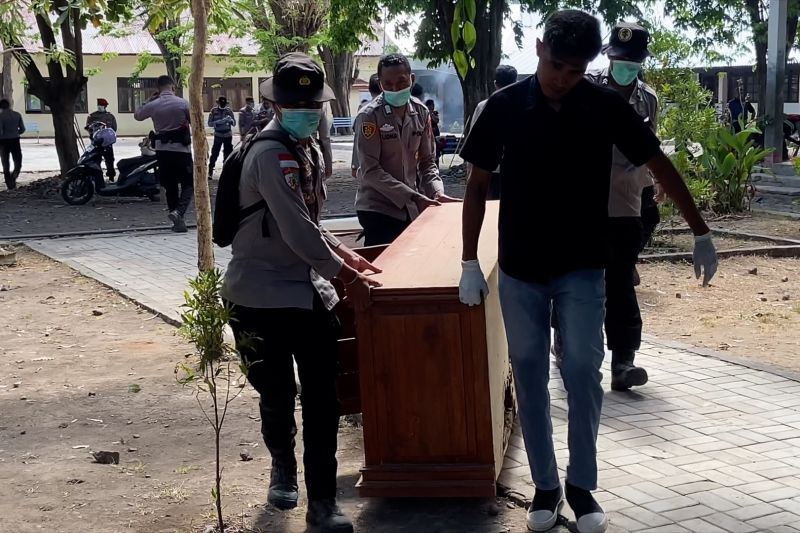 Polres Nagekeo benahi bangunan sekolah terdampak gempa