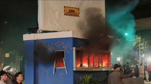 Penanganan Kerusuhan Pasca Demo 27 Agustus Dilakukan Hingga Dini Hari, Polisi Beberkan Alasannya
