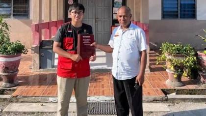 Mahasiswa KKN Unhas Persembahkan Buku Profil Singkat Kelurahan Palawa