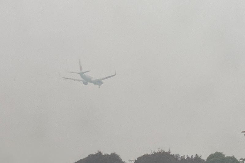Kabut asap ganggu penerbangan di Bandara Supadio Pontianak