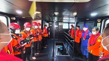SAR Perluas Area Pencarian 5 Jurnalis Hilang di Sekitar Anak Krakatau