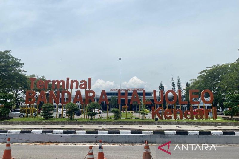 Bandara Haluoleo batalkan 4 penerbangan dampak erupsi Anak Krakatau