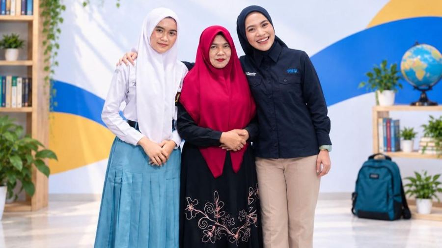 Beasiswa PNM Sambungkan Mimpi Pendidikan Anak Nasabah Mekaar
