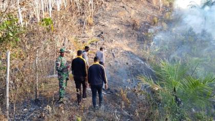 Patroli Polsek Kolono Berujung Pemadaman Kebakaran Kebun Jati | LPP RRI