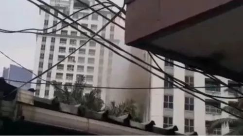 Asap Kebakaran Apartemen Pavilion Tanah Abang Penuhi Lantai 5