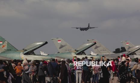 Jet Tempur F-16 Falcon Lalu Lalang di Tengah Aksi Demonstrasi, Ada Apa? Ini Penjelasan TNI AU