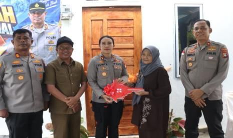 Polres Karimun Bedah Rumah Janda di Kundur Utara, Hadirkan Hunian Layak