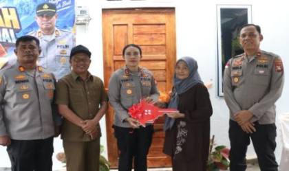Polres Karimun Bedah Rumah Janda di Kundur Utara, Hadirkan Hunian Layak