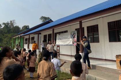 Tim Ekspedisi Patriot UI layani kesehatan gigi gratis bagi siswa Papua