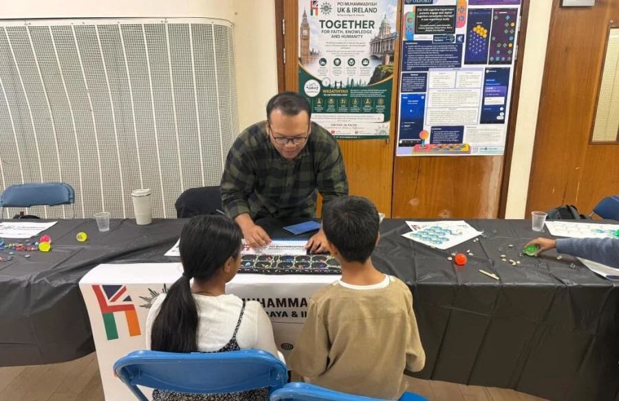 Muhammadiyah Kenalkan Permainan Tradisional dan Inovasi Digital di East London Mosque Science Fair 2026