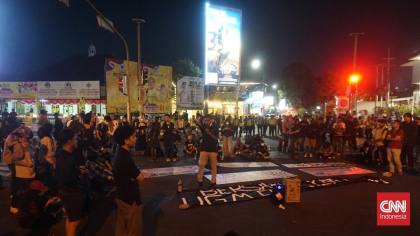 Aparat Cari Pria Berompi Semprot Cairan Merica ke Ketua SEMA UGM