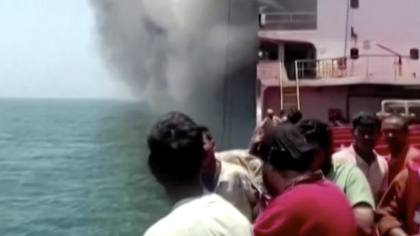 Trump Mau Lumpuhkan Pusat Minyak Iran, 3 Kapal Tanker Langsung Dibom