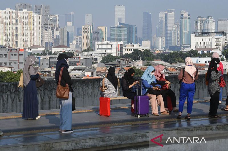 Udara Jakarta tak sehat bagi kelompok sensitif pada Rabu pagi
