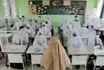 Kunci Jawaban Bahasa Indonesia Kelas 9 Halaman 142 143 Edisi Revisi: Asal Mula Ake To Lahi