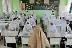 Kunci Jawaban Bahasa Indonesia Kelas 9 Halaman 142 143 Edisi Revisi: Asal Mula Ake To Lahi