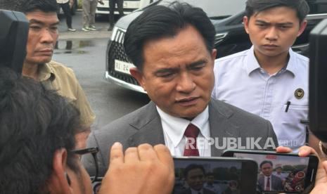 Menko Yusril Ingatkan WNI Saat Terima Pekerjaan dari Negara Berkonflik