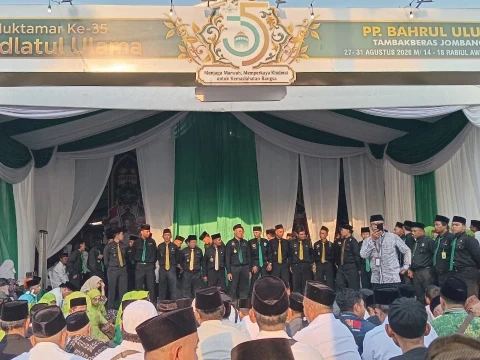 Ribuan Personel Pagar Nusa Kawal Muktamar ke-35 NU