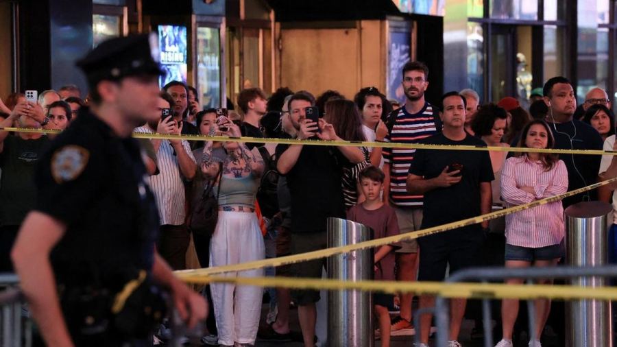 FOTO: TKP Penikaman di Times Square New York AS