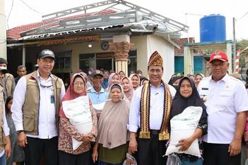 BULOG-Bapanas Salurkan Bantuan Pangan ke 1,24 Juta PBP di Lampung
