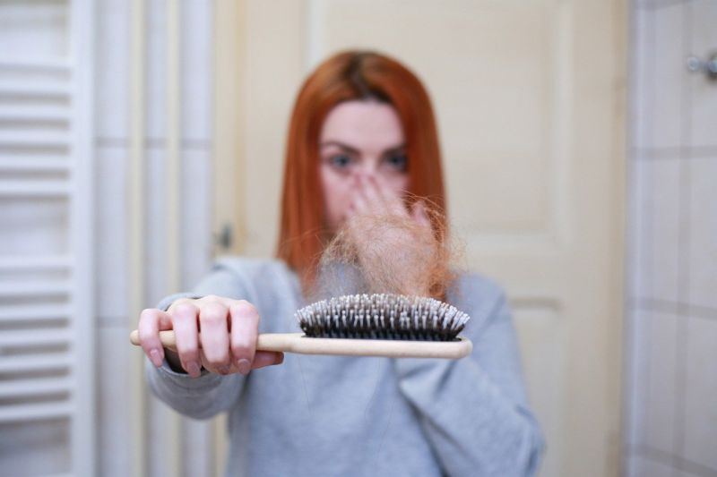 Sering keramas bisa bikin rambut rontok, mitos atau fakta?