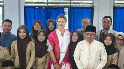 Putri Mahkota Swedia Sambangi Sekolah Tahan Gempa, Dengar Cerita Trauma Guru
