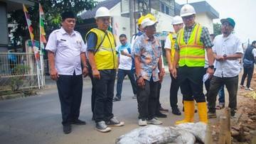 Cegah Banjir-Longsor, Pemkot Tangsel Bangun Bronjong di Villa Pamulang