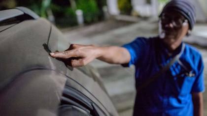 Kenapa Abu Vulkanis di Bodi Mobil Tak Boleh Langsung Dilap?