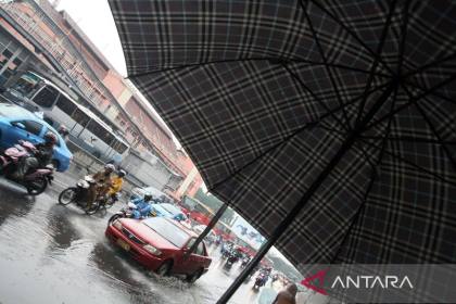 Hal-hal yang perlu diantisipasi ketika berkendara semasa hujan
