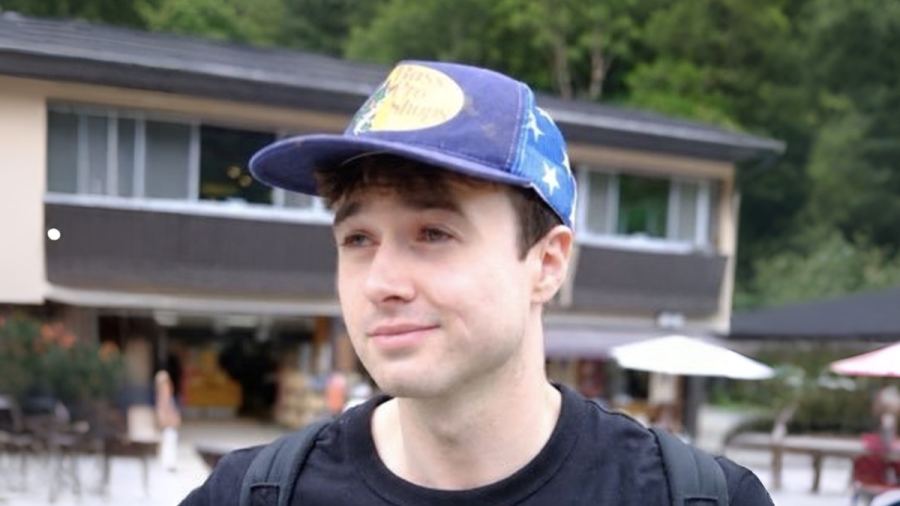 Viral Sosok Jacob Coxon, Menolak Kaya Gara-Gara Kiamat Sudah Dekat