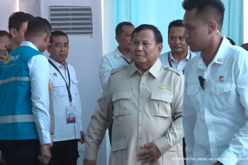 Prabowo tiba di Jembrana untuk luncurkan program PLTS 100 GWp
