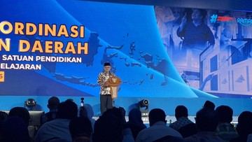 Target Pemerintah pada 2027: Setiap Sekolah Punya 6 Unit Smart Board