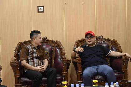 Kakanwil Kemenkum Sultra Terima Kunjungan General Manager Claro Hotel Kendari | LPP RRI