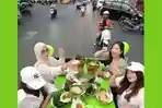 Viral Aksi Sejumlah Perempuan Makan di Mobil Pikap Keliling Tasikmalaya, Ini Kata Polisi