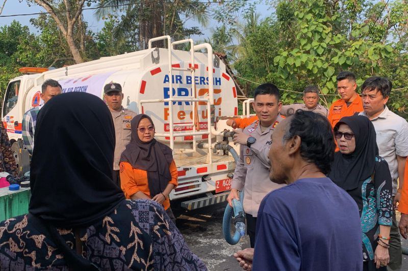 BPBD Ciamis salurkan air bersih untuk 11.302 jiwa terdampak kekeringan