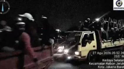 Viral! Rombongan Orang Naik Truk Masuk Tol Saat Demo 27 Agustus, Ternyata Ini Kata Jasa Marga