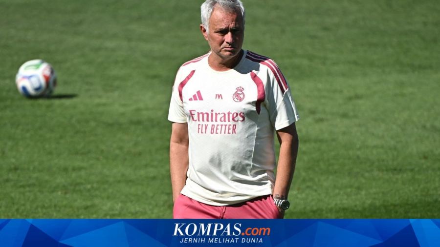 Mourinho Soroti Persaingan Ballon d
