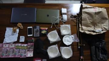 Bareskrim Geledah Markas Penyelundup Emas ke Hong Kong, Sita Airsoft Gun