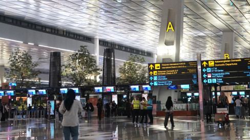 Bandara Soetta Perpanjang Penutupan Operasional hingga Malam, Abu Vulkanik Anak Krakatau Ganggu Penerbangan