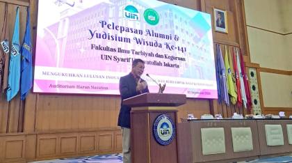 Lepas 660 Alumni FITK UIN Jakarta, Lukman Hakim Saifuddin Tekankan Pentingnya Guru yang Terus Belajar