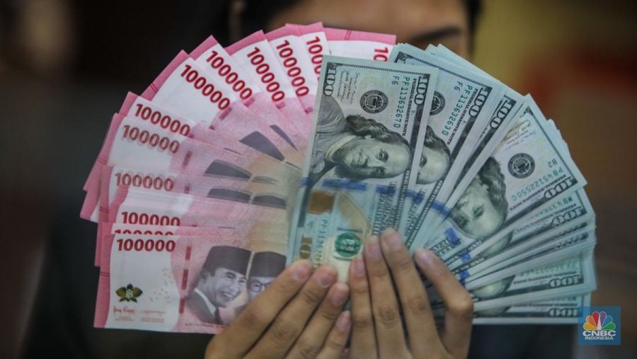 Rupiah Berbalik Ditutup Menguat, Dolar AS Turun Tipis ke Rp17.625