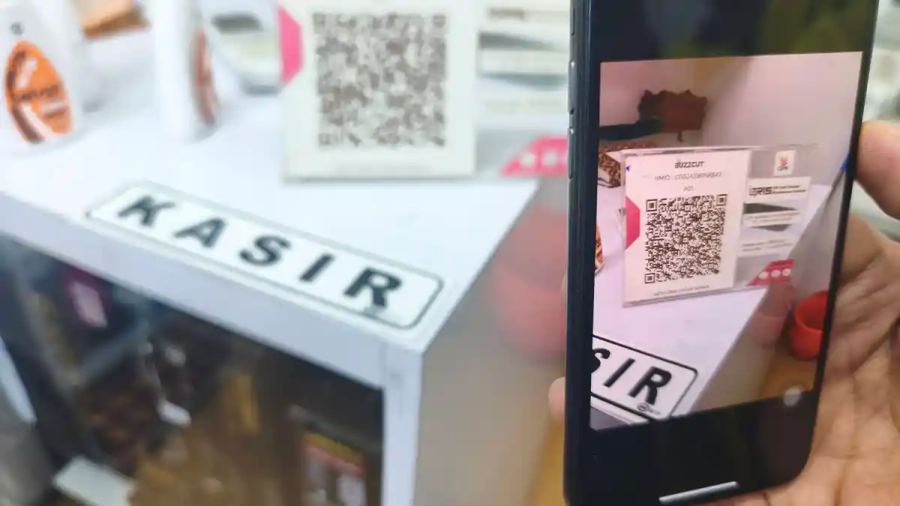 Penggunaan QRIS Makin Tren, Warga Bulukumba Ini Sudah 2 Tahun Tinggalkan Kartu ATM
