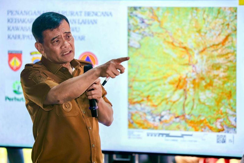Gubernur Jateng: kebakaran Gunung Lawu tinggal satu titik