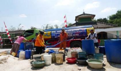 Kementerian PU Kirim 16 Mobil Tangki dan 105 Hidran Umum Atasi Kekeringan di Jateng