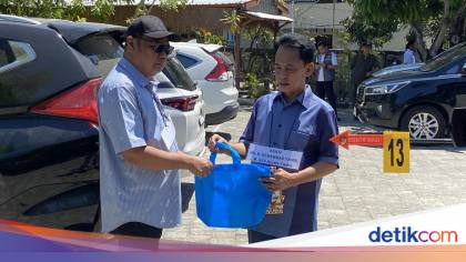 Eks Kadinkes Parepare Peragakan Penyerahan Uang Rp 600 Juta ke Eks Waka DPRD