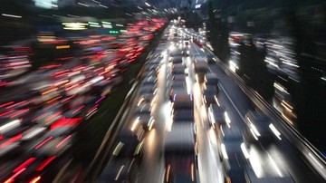 Exit Tol Sawangan Depok Macet, Penumpang TransJ Sampai Turun di Tengah Jalan